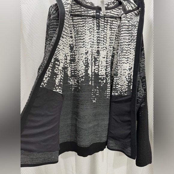 Adidas jacket - Picture 11 of 14